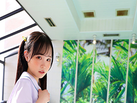 夏休み無毛ららちゃんと卑猥なごっくんプール教室　サンプル画像02